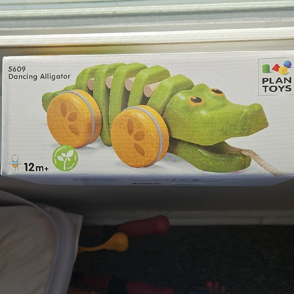 Green Dancing Alligator